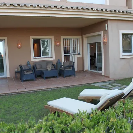 Apartment Elegant And Spacious Garden With Beautiful Views